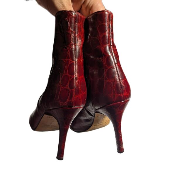 Kate Spade Katrina Red Croc Embossed Leather Stiletto Chelsea Ankle Boots Sz 7 - Picture 3 of 5
